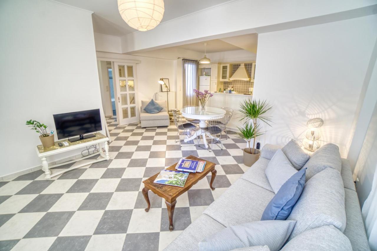 Stylish, Cozy 2-Bdr Flat In Andros Town By Explore Andros Eksteriør billede
