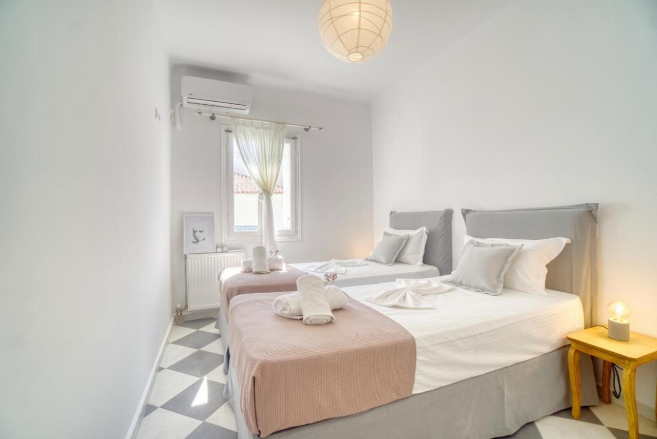 Stylish, Cozy 2-Bdr Flat In Andros Town By Explore Andros Eksteriør billede