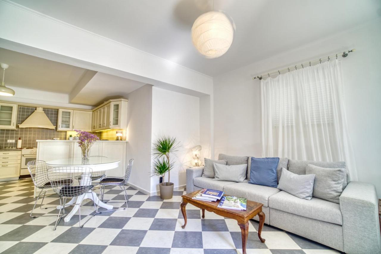 Stylish, Cozy 2-Bdr Flat In Andros Town By Explore Andros Eksteriør billede