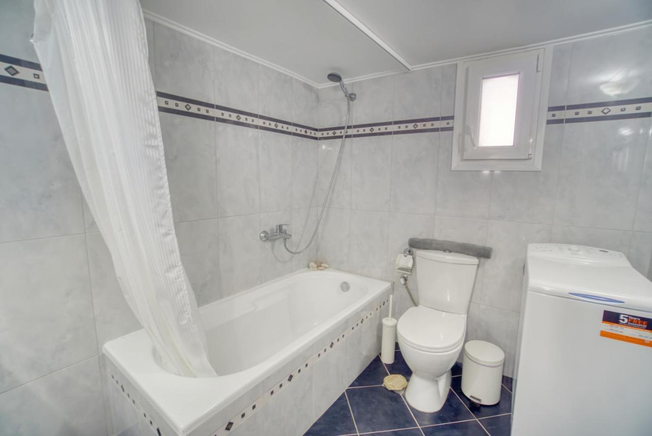 Stylish, Cozy 2-Bdr Flat In Andros Town By Explore Andros Eksteriør billede