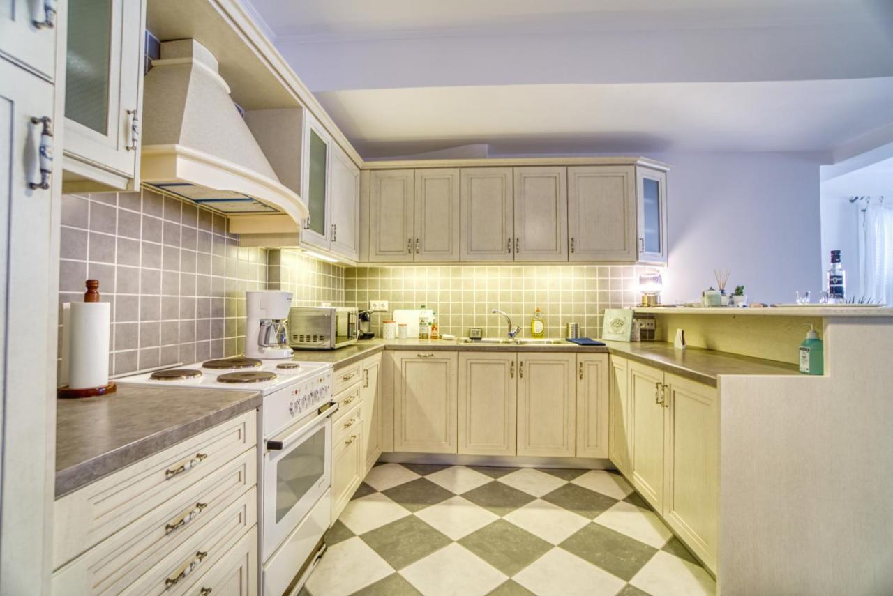 Stylish, Cozy 2-Bdr Flat In Andros Town By Explore Andros Eksteriør billede
