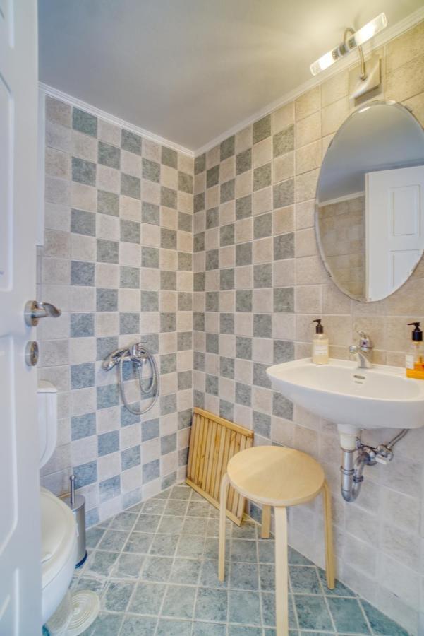 Stylish, Cozy 2-Bdr Flat In Andros Town By Explore Andros Eksteriør billede