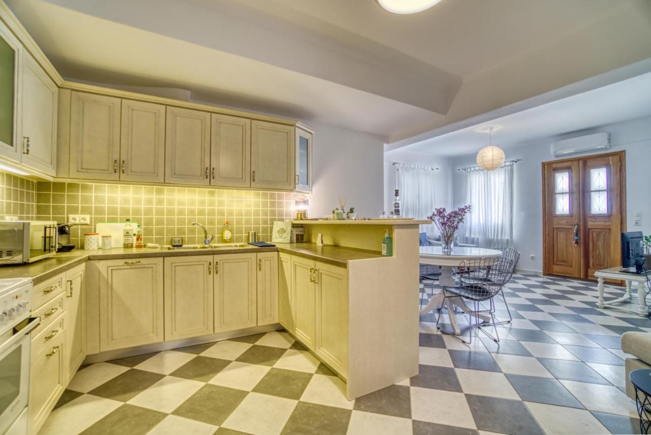 Stylish, Cozy 2-Bdr Flat In Andros Town By Explore Andros Eksteriør billede